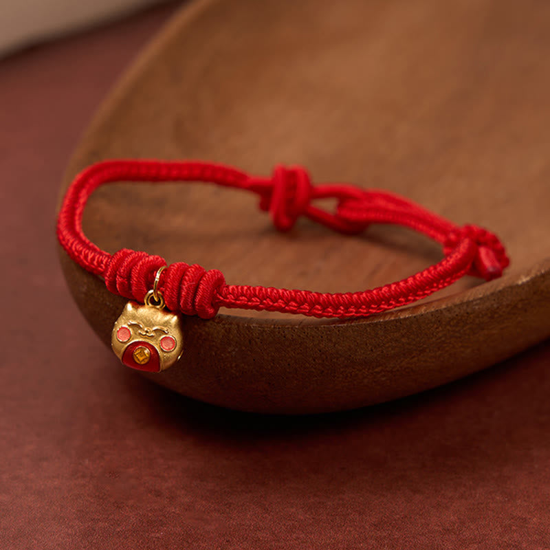 Buddha Stones Bracciale protettivo con cordino rosso gatto in argento sterling 925 placcato oro. - image 1