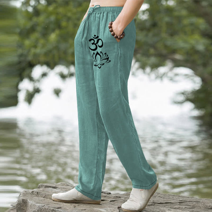 Buddha Stones Pantaloni da uomo affusolati in cotone con motivo loto Om e tasche. - image 7