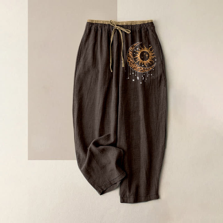 Buddha Stones Pantaloni da donna in puro cotone con elastico in vita e tasche, fantasia celeste sole e luna. - Marrone sella - US16, UK/AU20, EU48 (3XL) - image 4