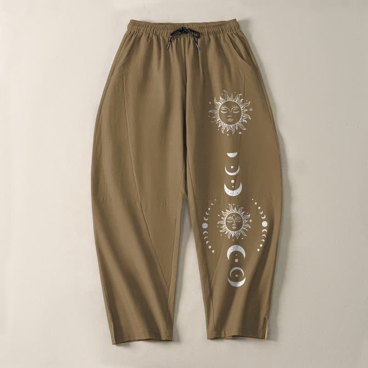 Buddha Stones Pantaloni da uomo affusolati in puro cotone con coulisse e tasche, con motivo a fasi lunari e sole. - image 9