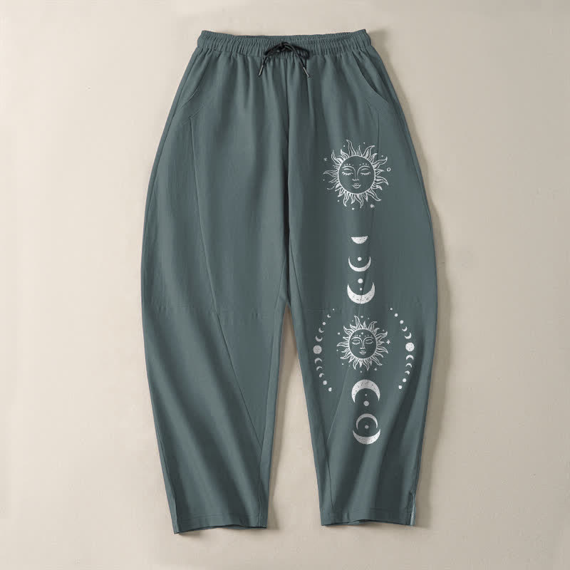 Buddha Stones Pantaloni da uomo affusolati in puro cotone con coulisse e tasche, con motivo a fasi lunari e sole. - image 13