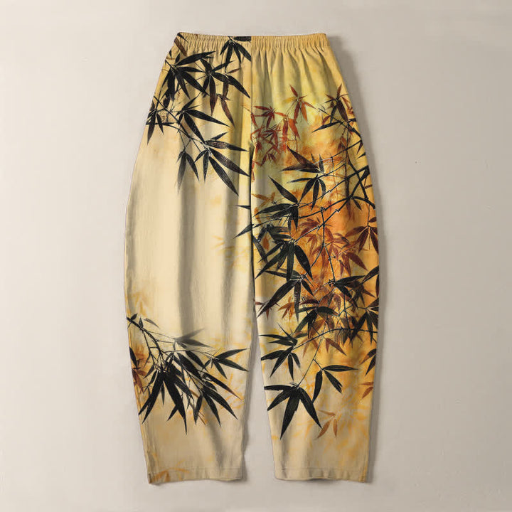 Buddha Stones Pantaloni da uomo affusolati con coulisse e tasche, in puro cotone, con stampa a foglie di bambù e motivo a inchiostro. - image 14