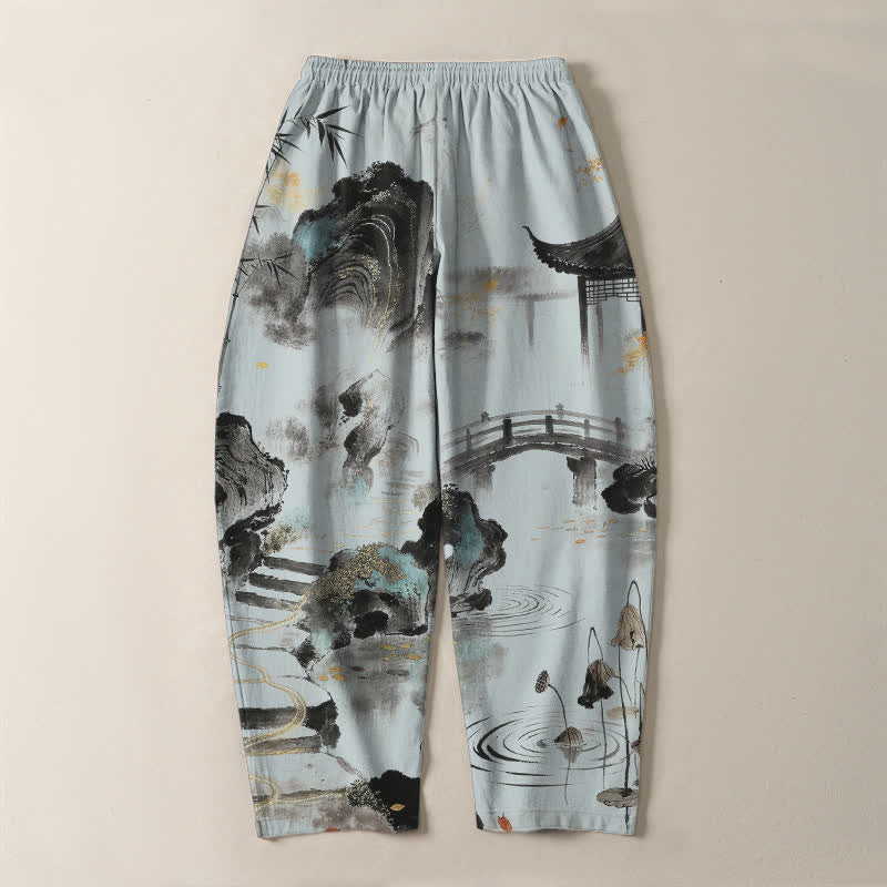 Buddha Stones Pantaloni da uomo affusolati con coulisse e tasche, in puro cotone, con stampa paesaggio e bambù. - image 10