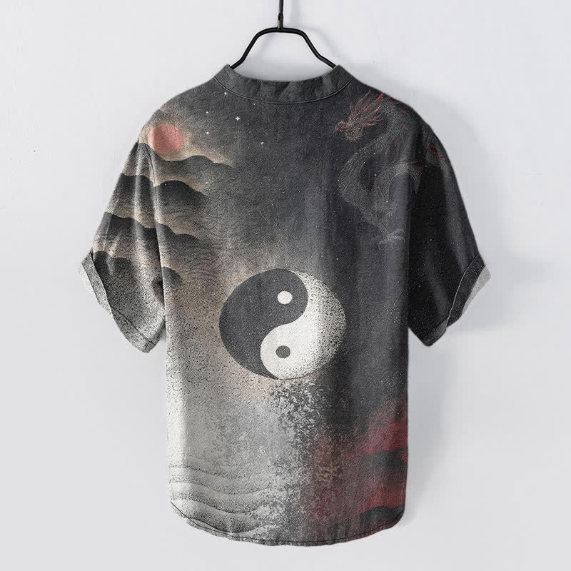 Buddha Stones Camicia da uomo a maniche corte con mezza abbottonatura e motivo nuvola Yin Yang in cotone. - image 1