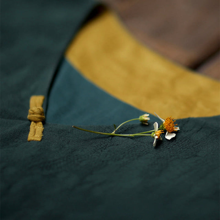 Abito midi in cotone a maniche lunghe con scollo a V e tasche, con bottoni a rana e Buddha Stones. - image 10