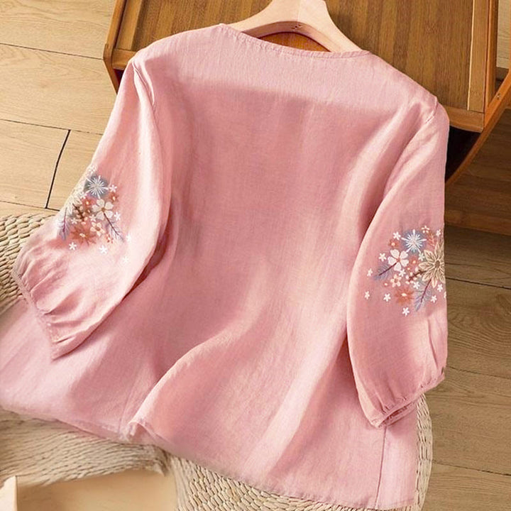T-shirt da donna a girocollo con maniche a tre quarti e ricamo di fiori e foglie, con motivo Buddha Stones. - image 12