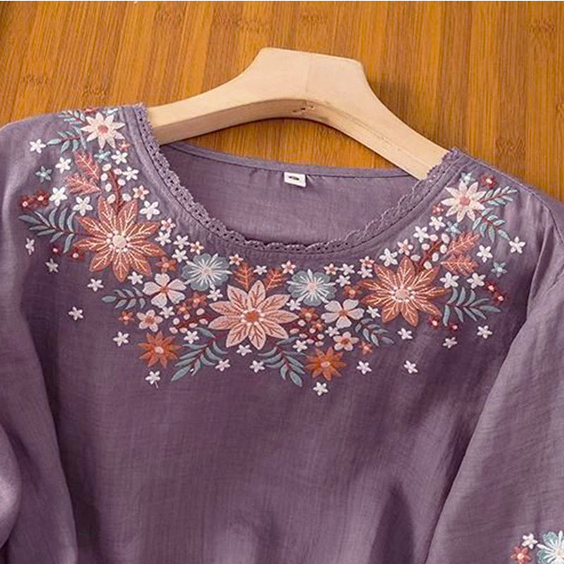 T-shirt da donna a girocollo con maniche a tre quarti e ricamo di fiori e foglie, con motivo Buddha Stones. - image 2