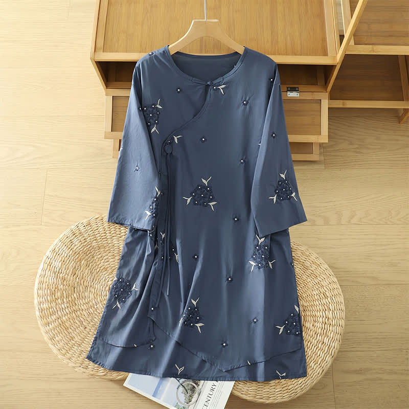 Buddha Stones Abito estivo casual da donna con scollo rotondo, ricami floreali e maniche a tre quarti, con tasche. - SteelBlue - US14, UK/AU18, EU46 (2XL) - image 0