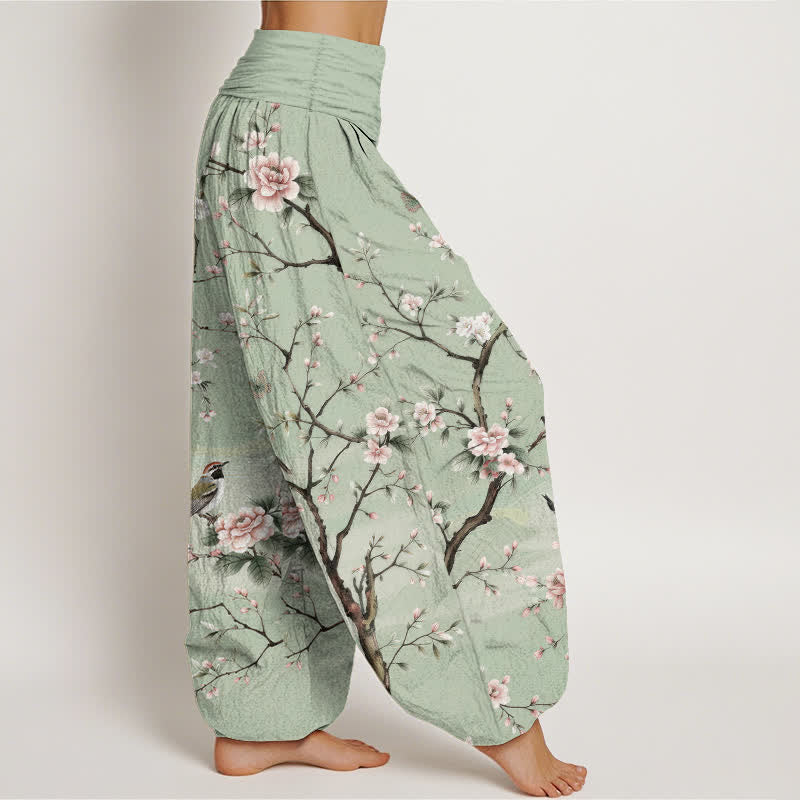 Buddha Stones Pantaloni harem da donna in cotone con motivo a fiori di ciliegio e uccelli, con elastico in vita. - image 1