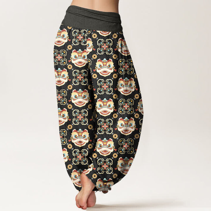 Buddha Stones Pantaloni harem da donna in cotone con motivo a maschera di leone tribale e elastico in vita. - image 2