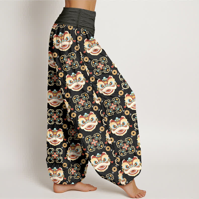 Buddha Stones Pantaloni harem da donna in cotone con motivo a maschera di leone tribale e elastico in vita. - image 1