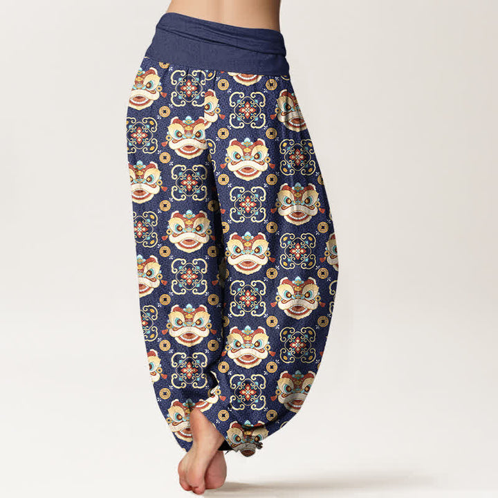 Buddha Stones Pantaloni harem da donna in cotone con motivo a maschera di leone tribale e elastico in vita. - image 7