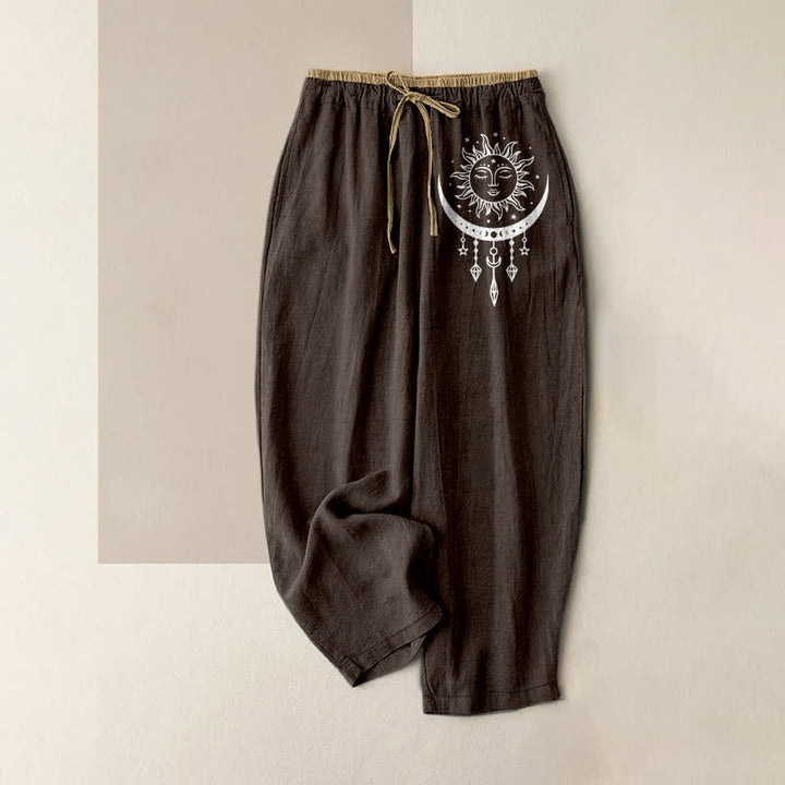 Buddha Stones Pantaloni da donna in puro cotone con elastico in vita e tasche, fantasia celeste sole e luna. - Marrone sella - US16, UK/AU20, EU48 (3XL) - image 4