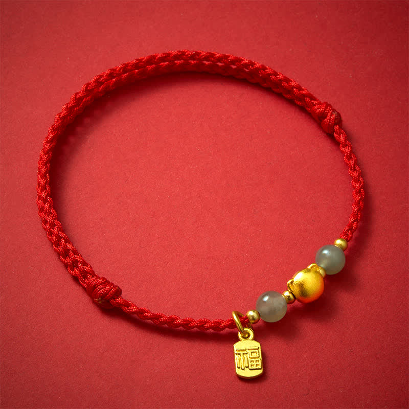 Buddha Stones Braccialetto con ciondolo a forma di gatto in rame e cordino rosso, personaggio Hetian Jade Fu, in giada. - image 1