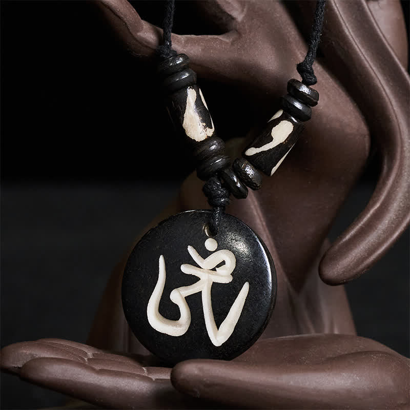 Buddha Stones Collana con ciondolo rotondo tibetano OM in perline d'osso. - image 3