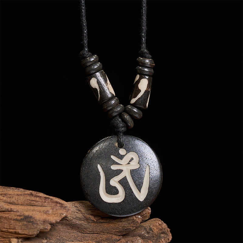 Buddha Stones Collana con ciondolo rotondo tibetano OM in perline d'osso. - OM (Consapevolezza ♥ Connessione) - image 0