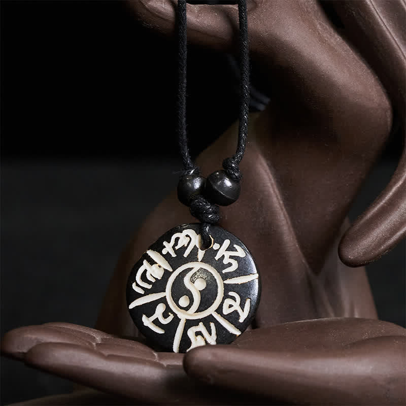 Buddha Stones Collana protettiva Om Mani Padme Hum Yin Yang con perline d'osso intagliate a mano. - image 1