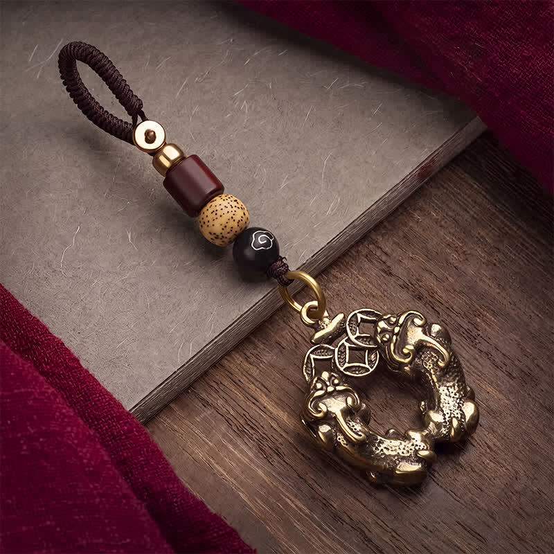 Buddha Stones Portachiavi vintage in ottone con doppia moneta cinese Pi Xiu, simbolo di ricchezza. - image 1
