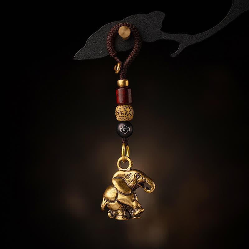 Buddha Stones Portachiavi vintage in ottone con elefante e cinque monete dell'imperatore portafortuna - Elefante con corda di nuvola di buon auspicio - image 0
