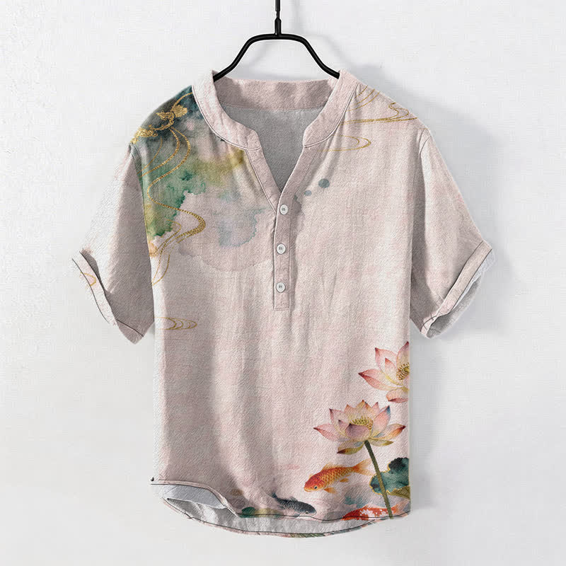 Buddha Stones Camicia da uomo a maniche corte con mezza abbottonatura e motivo di pesci koi e loto in cotone. - Rosa lavanda - US/UK/AU50, EU60 (5XL) - image 5
