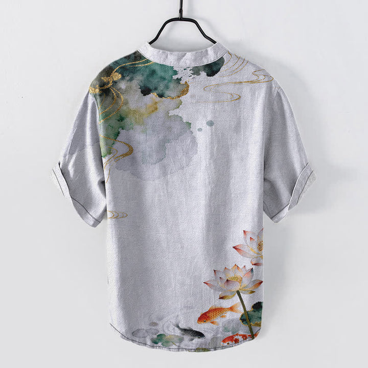 Buddha Stones Camicia da uomo a maniche corte con mezza abbottonatura e motivo di pesci koi e loto in cotone. - image 8