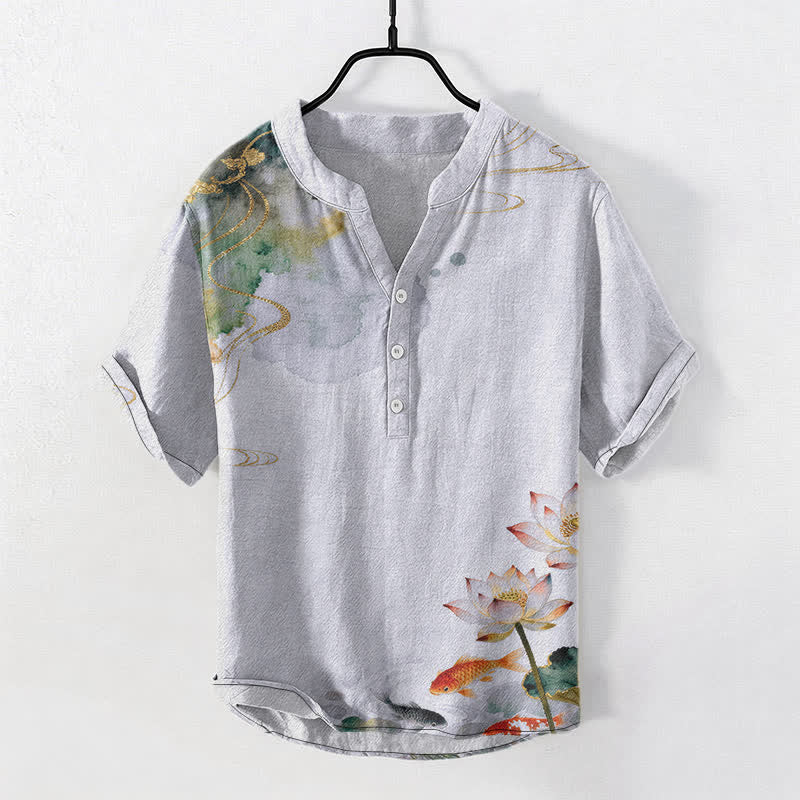 Buddha Stones Camicia da uomo a maniche corte con mezza abbottonatura e motivo di pesci koi e loto in cotone. - Azzurro chiaro - US/UK/AU50, EU60 (5XL) - image 7