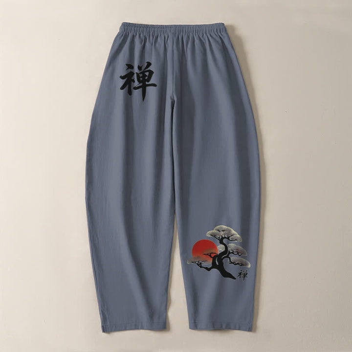 Buddha Stones Pantaloni da uomo affusolati in puro cotone con motivo zen bonsai tramonto e coulisse, con tasche. - image 3
