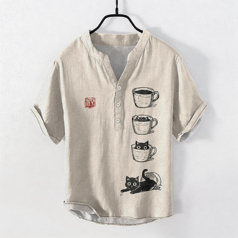 Buddha Stones Camicia da uomo a maniche corte con mezzo bottone, in cotone, con stampa di gatti e tazze impilate. - Beige - US/UK/AU50, EU60 (5XL) - image 0