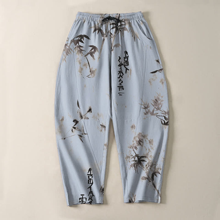 Buddha Stones Pantaloni da uomo affusolati con coulisse e tasche, in puro cotone, con motivo calligrafico Bamboo Ink e stampa a inchiostro. - image 9