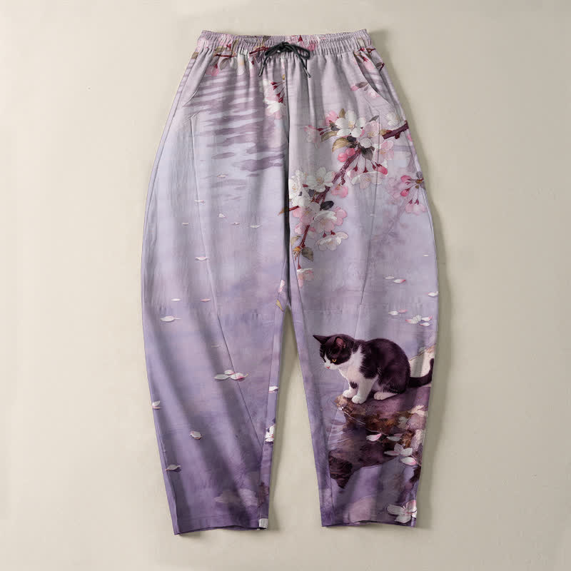 Buddha Stones Pantaloni da uomo affusolati con coulisse e tasche, in puro cotone, con motivo a gatti Sakura e riflessi sull'acqua. - image 13