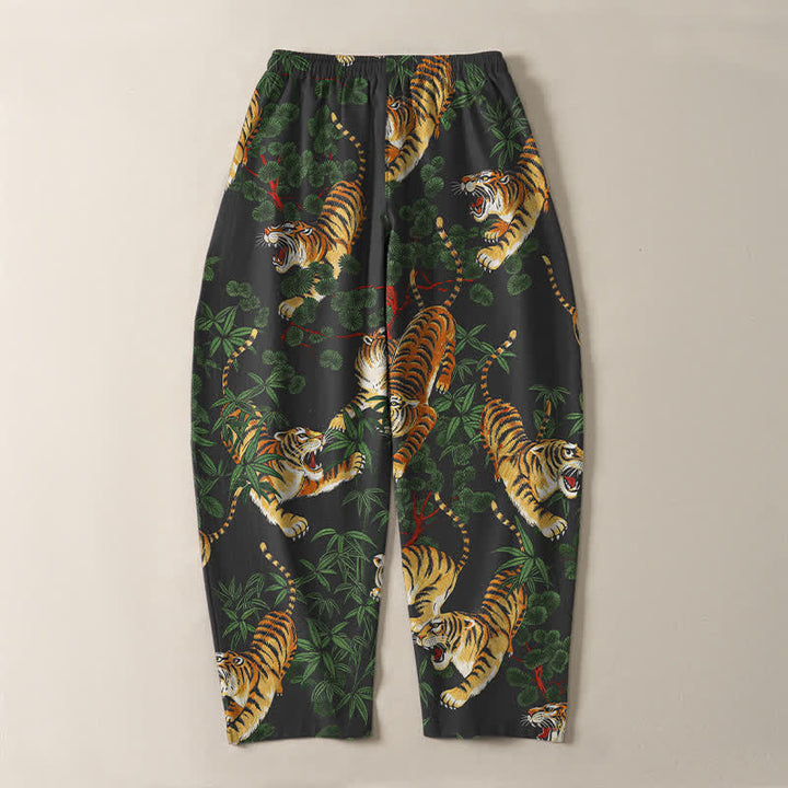 Buddha Stones Pantaloni da uomo affusolati con coulisse e tasche, in puro cotone, con stampa tigre e foglie di bambù. - image 3