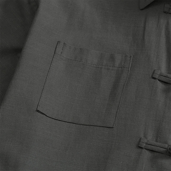 Buddha Stones Camicia da uomo estiva casual a maniche corte con bottoni a rana, tinta unita e tasche applicate, stile Tang. - image 6