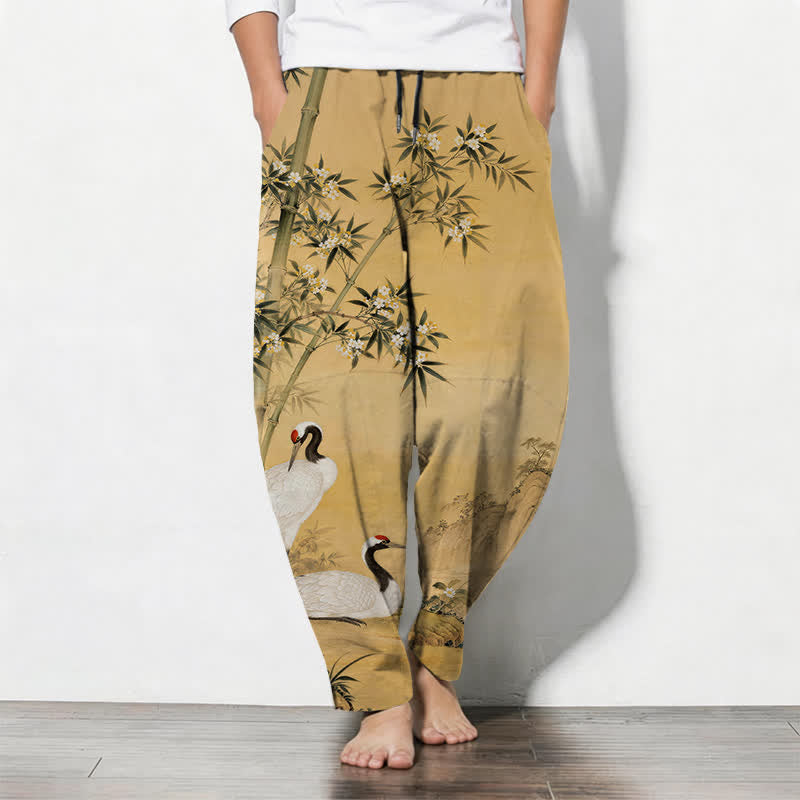 Buddha Stones Pantaloni da uomo affusolati con coulisse e tasche, in puro cotone, con motivo paesaggio di gru e bambù. - Verga d'oro - US/UK/AU50, EU60 (5XL) - image 0