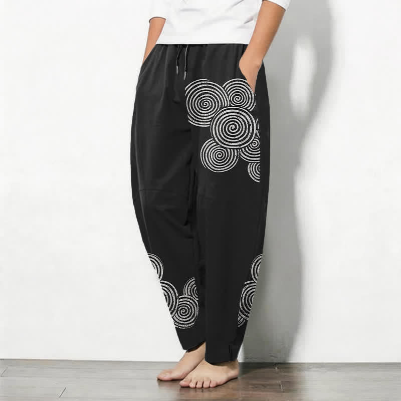 Buddha Stones Pantaloni da uomo affusolati in puro cotone con coulisse e motivo a spirale concentrica, dotati di tasche. - image 1