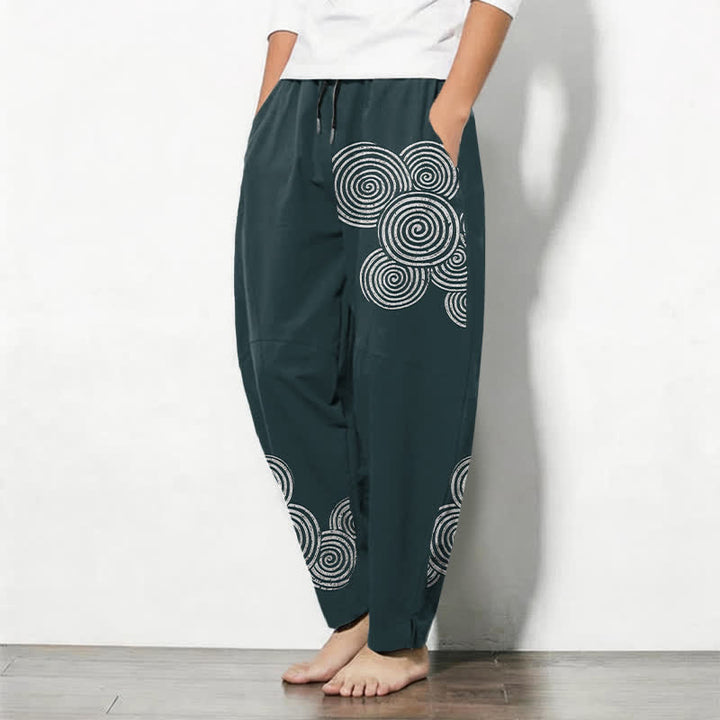Buddha Stones Pantaloni da uomo affusolati in puro cotone con coulisse e motivo a spirale concentrica, dotati di tasche. - image 12