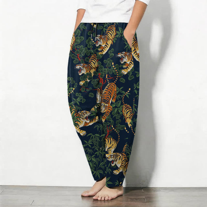 Buddha Stones Pantaloni da uomo affusolati con coulisse e tasche, in puro cotone, con stampa tigre e foglie di bambù. - image 12
