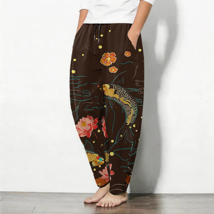 Buddha Stones Pantaloni da uomo affusolati con coulisse e tasche, in puro cotone, con motivo a onde di loto e koi dorati. - image 12