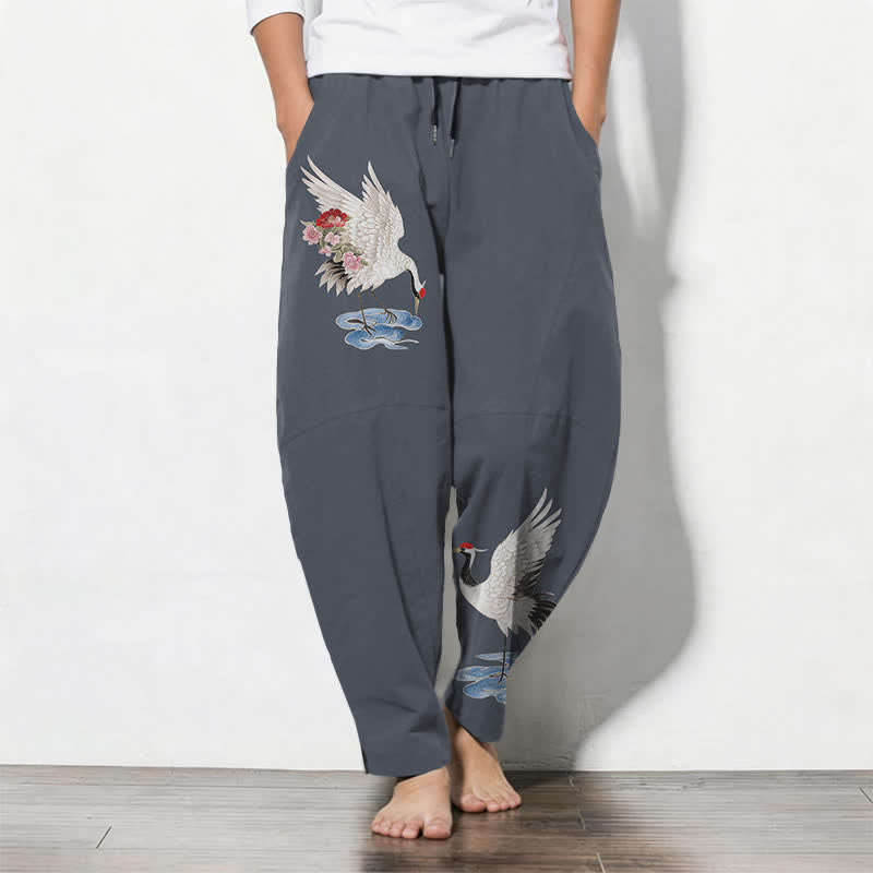 Buddha Stones Pantaloni da uomo affusolati in puro cotone con coulisse e tasche, fantasia a gru e corona rossa. - SteelBlue - US/UK/AU50, EU60 (5XL) - image 0