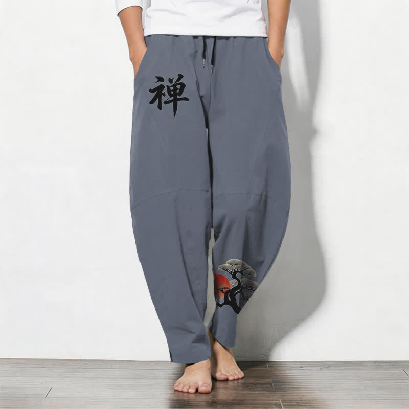 Buddha Stones Pantaloni da uomo affusolati in puro cotone con motivo zen bonsai tramonto e coulisse, con tasche. - Grigio ardesia - US/UK/AU50, EU60 (5XL) - image 0