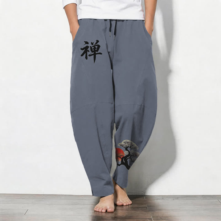 Buddha Stones Pantaloni da uomo affusolati in puro cotone con motivo zen bonsai tramonto e coulisse, con tasche. - Grigio ardesia - US/UK/AU50, EU60 (5XL) - image 0