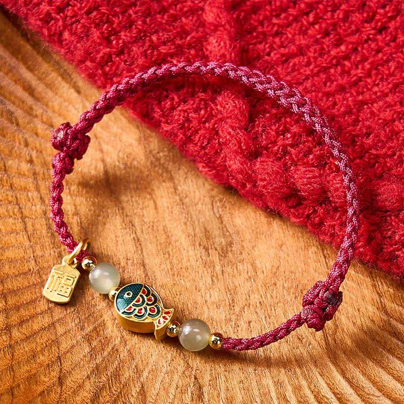 Buddha Stones Braccialetto protettivo con perline di giada e cordino protettivo a forma di pesce koi, intrecciato a mano, con personaggio Fu. - image 2
