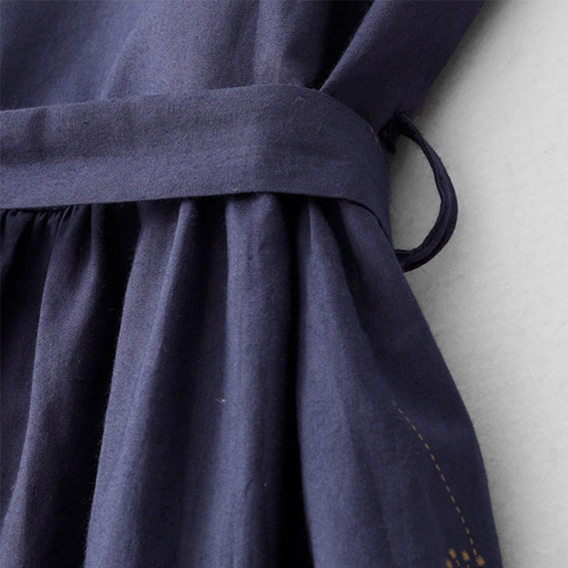 Abito midi senza maniche con stampa Buddha Stones , blu notte, con allacciatura e tasche. - image 4