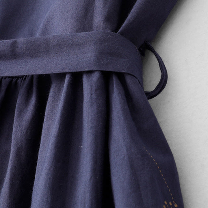 Abito midi senza maniche con stampa Buddha Stones , blu notte, con allacciatura e tasche. - image 4