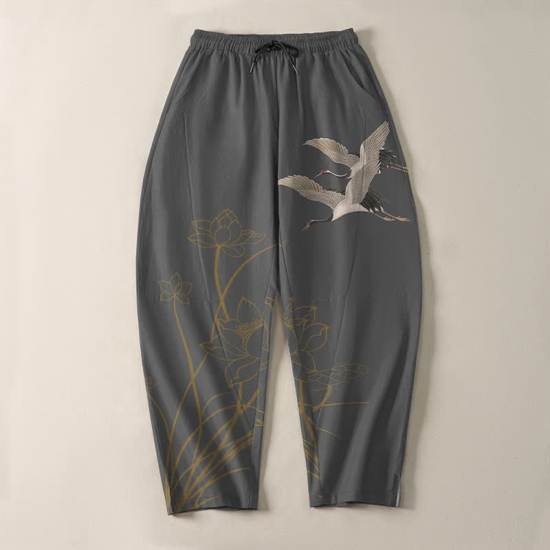 Buddha Stones Pantaloni da uomo affusolati con coulisse e tasche, in puro cotone, con motivo gru volante e loto. - image 2