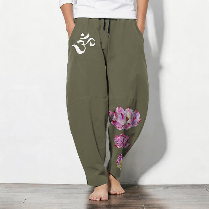 Buddha Stones Pantaloni da uomo affusolati in puro cotone rosa con motivo loto Om e coulisse, con tasche. - Verde oliva - US/UK/AU50, EU60 (5XL) - image 0