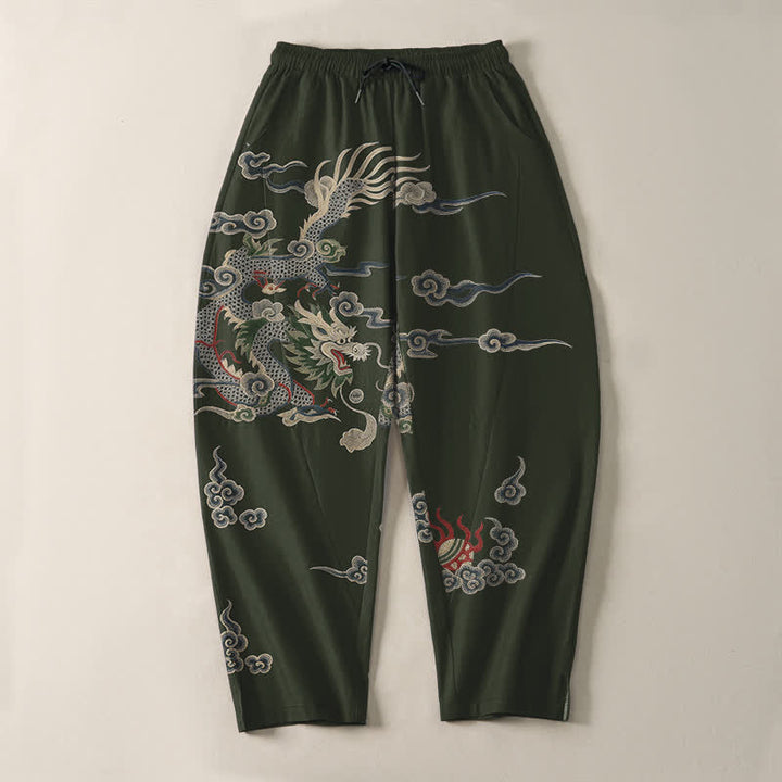 Buddha Stones Pantaloni da uomo affusolati con coulisse e tasche, in puro cotone, con motivo drago, nuvola e palla di fuoco. - image 9