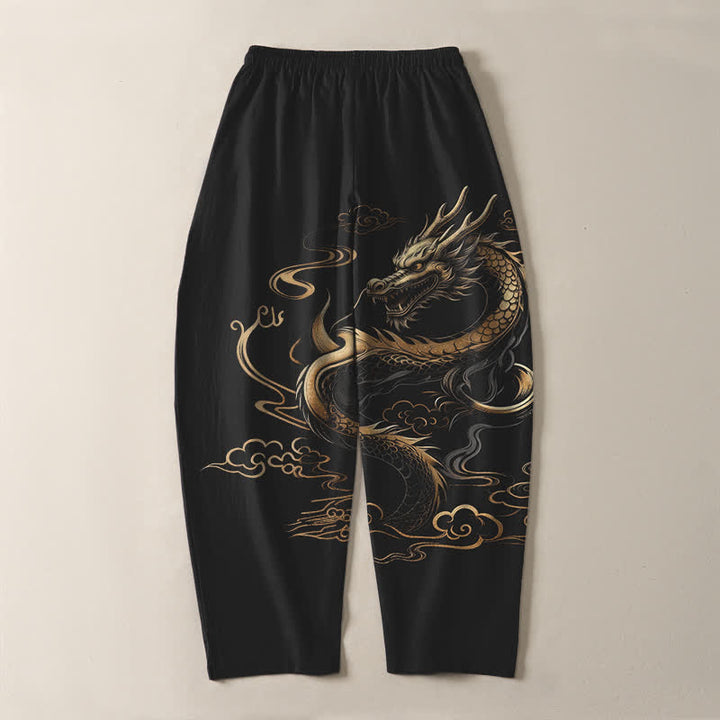Buddha Stones Pantaloni da uomo affusolati con coulisse e tasche, in puro cotone, con motivo drago dorato e nuvole di buon auspicio. - image 3