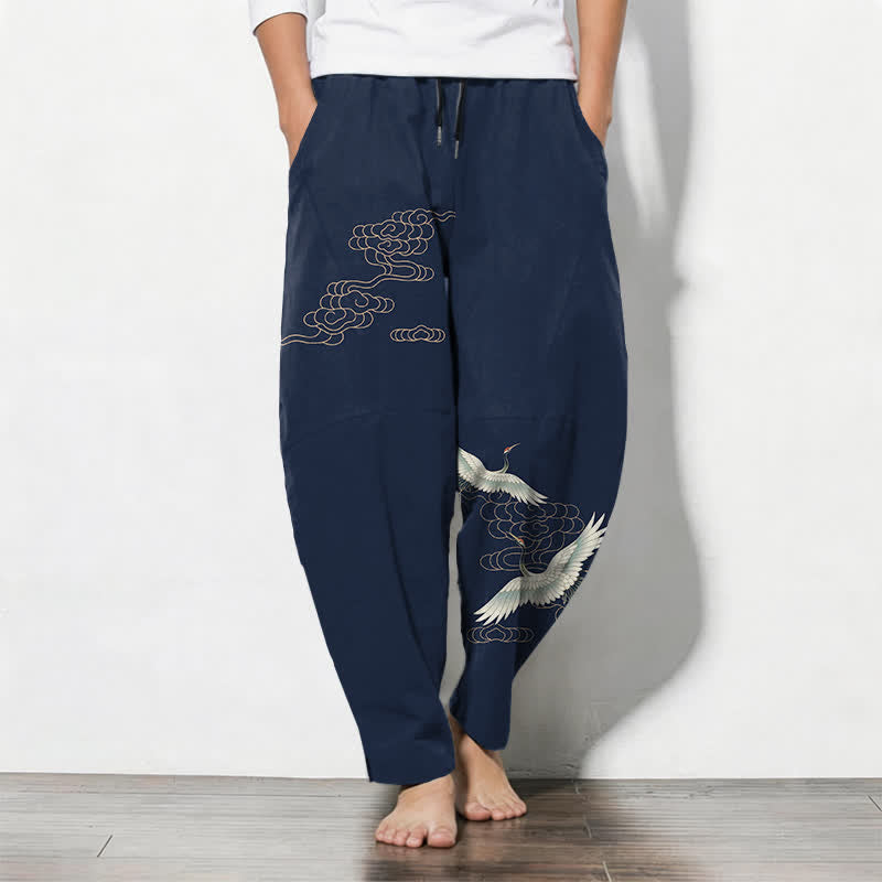 Buddha Stones Pantaloni da uomo affusolati con coulisse e tasche, in puro cotone, con motivo gru volante e nuvole. - Marina - US/UK/AU50, EU60 (5XL) - image 0