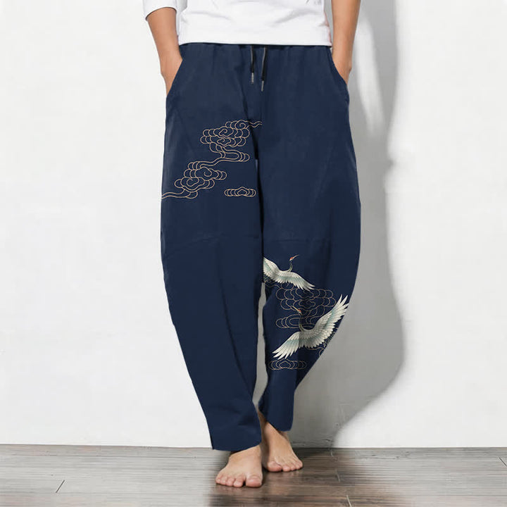 Buddha Stones Pantaloni da uomo affusolati con coulisse e tasche, in puro cotone, con motivo gru volante e nuvole. - Marina - US/UK/AU50, EU60 (5XL) - image 0