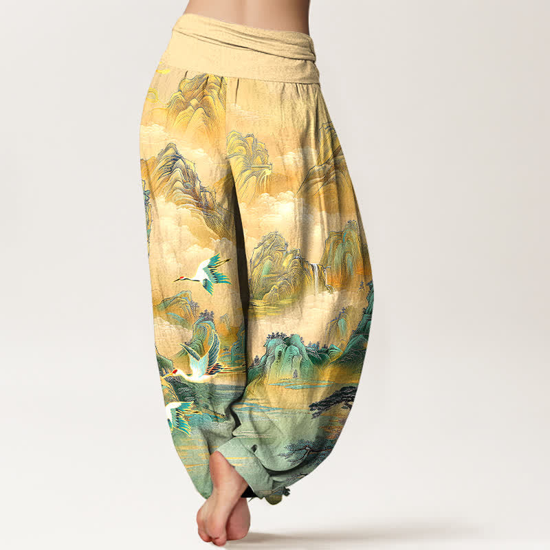 Buddha Stones Pantaloni harem da donna in cotone con elastico in vita e motivo paesaggio orientale con gru dalla corona rossa. - image 1